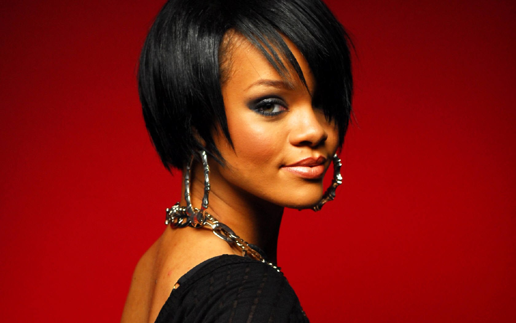 FREE RIHANNA WALLPAPERS